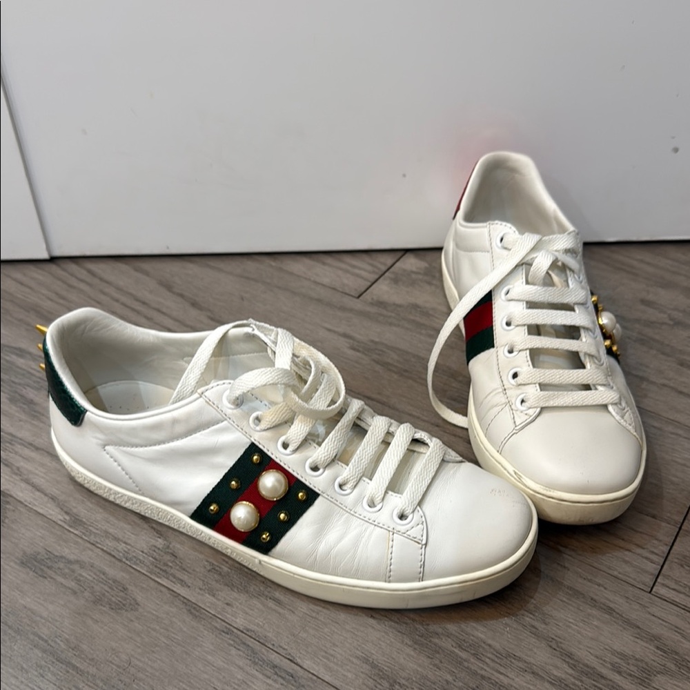 Women Gucci White Sneakers with Green and Red Stripe with pearls